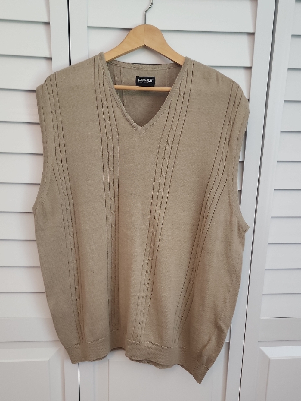 PING Men’s V-Neck Cable Knit Sweater Vest — Tan